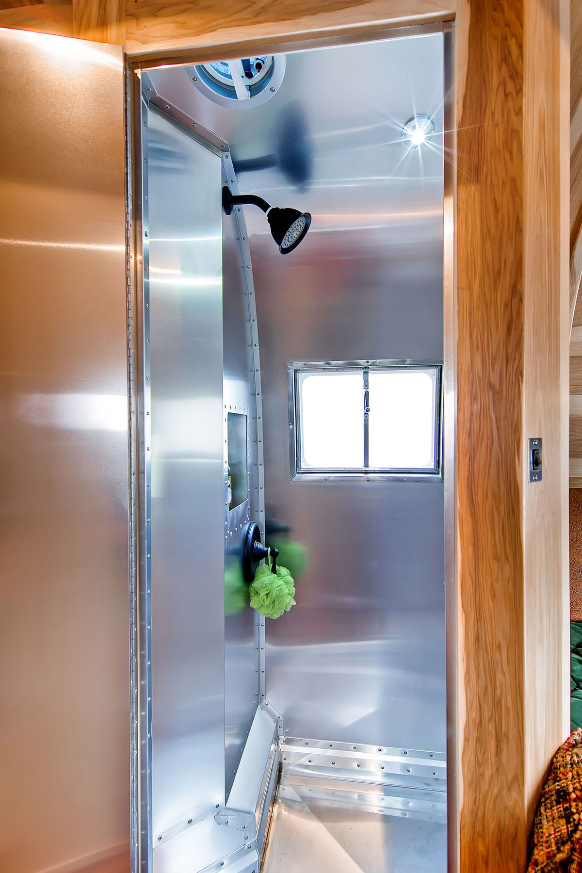 Airstream Flying Cloud Mobile Home | iDesignArch | Interior Design