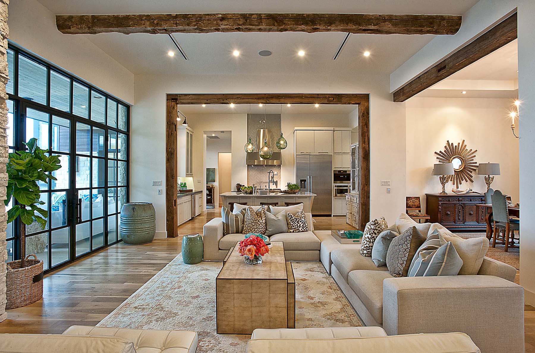 A Contemporary Home With Rustic Elements Connects To Its Environment ...