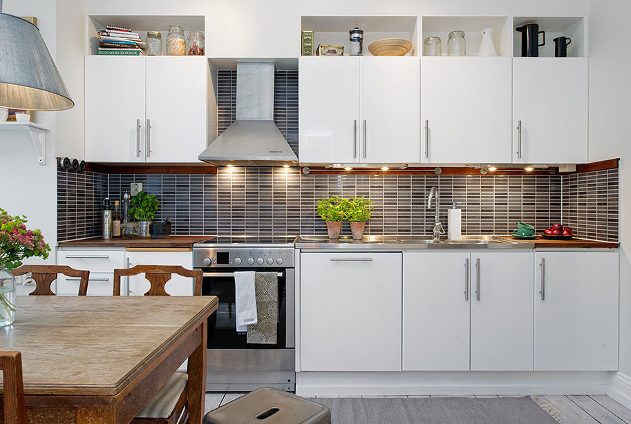 White Modern Kitchen Design