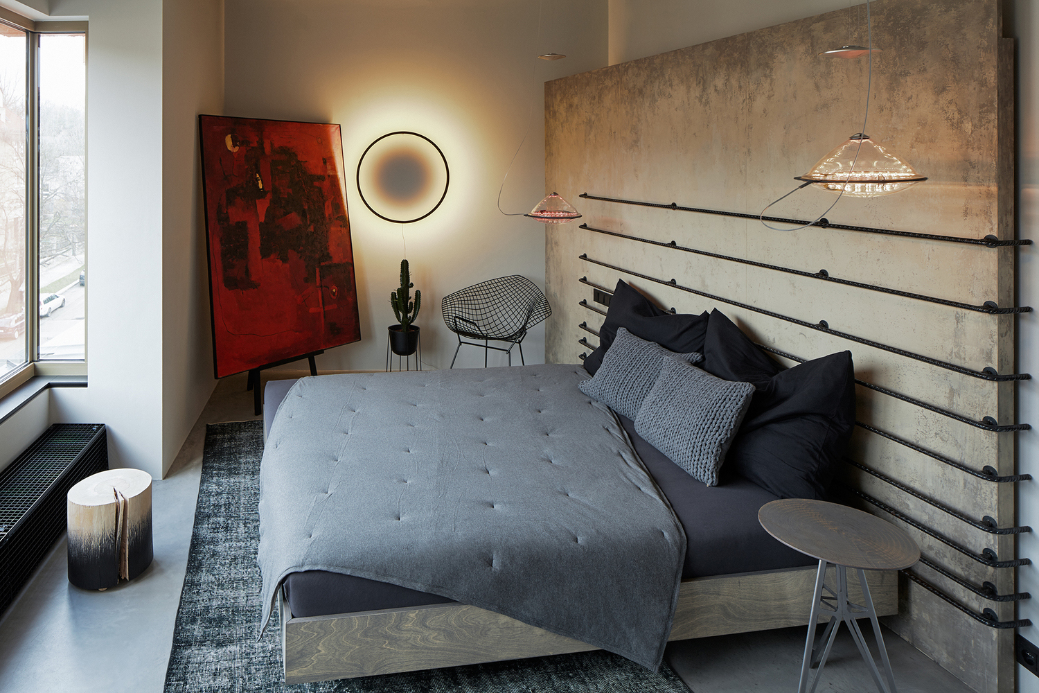 Sophisticated small industrial loft with unique design ...