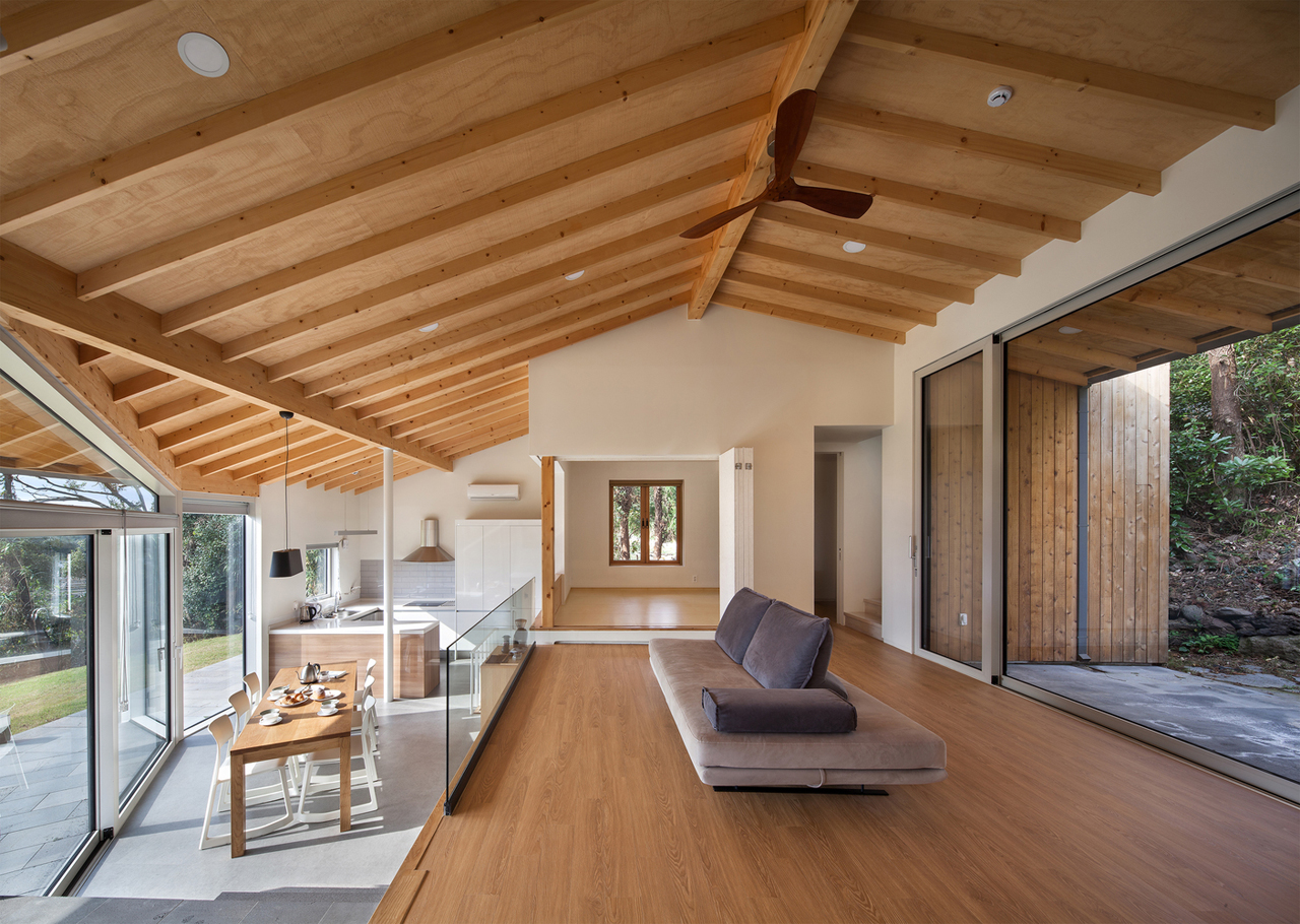 Contemporary House With Traditional Korean Architectural Elements 