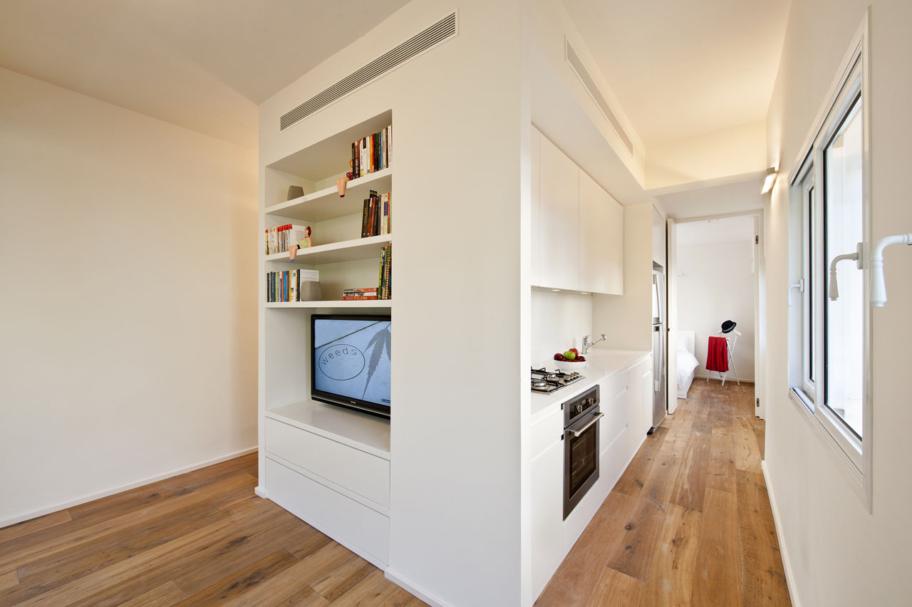 Israel into studio interior apartment renovation transformed a Aviv, apartment Tel in apartment a