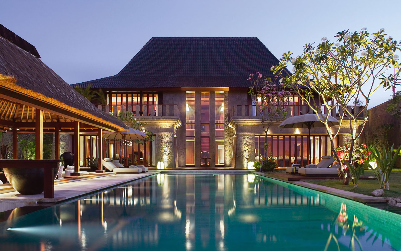 The Bulgari Villa – A Balinese CliffTop Paradise