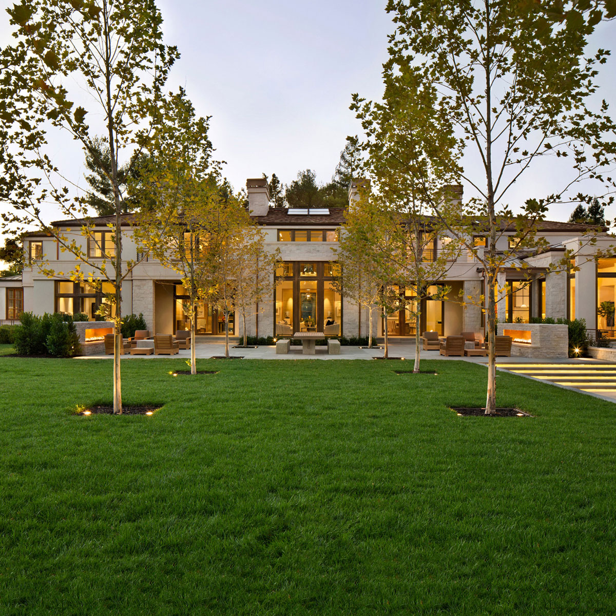 Custom Estate in California with Timeless Contemporary Architecture