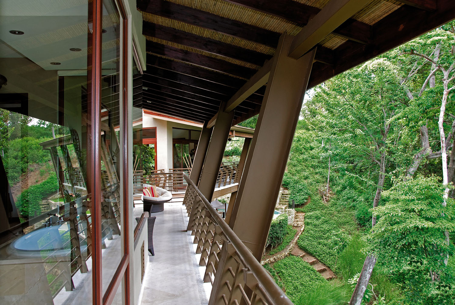 Award-Winning Luxury Vacation Home In A Tropical Forest ...