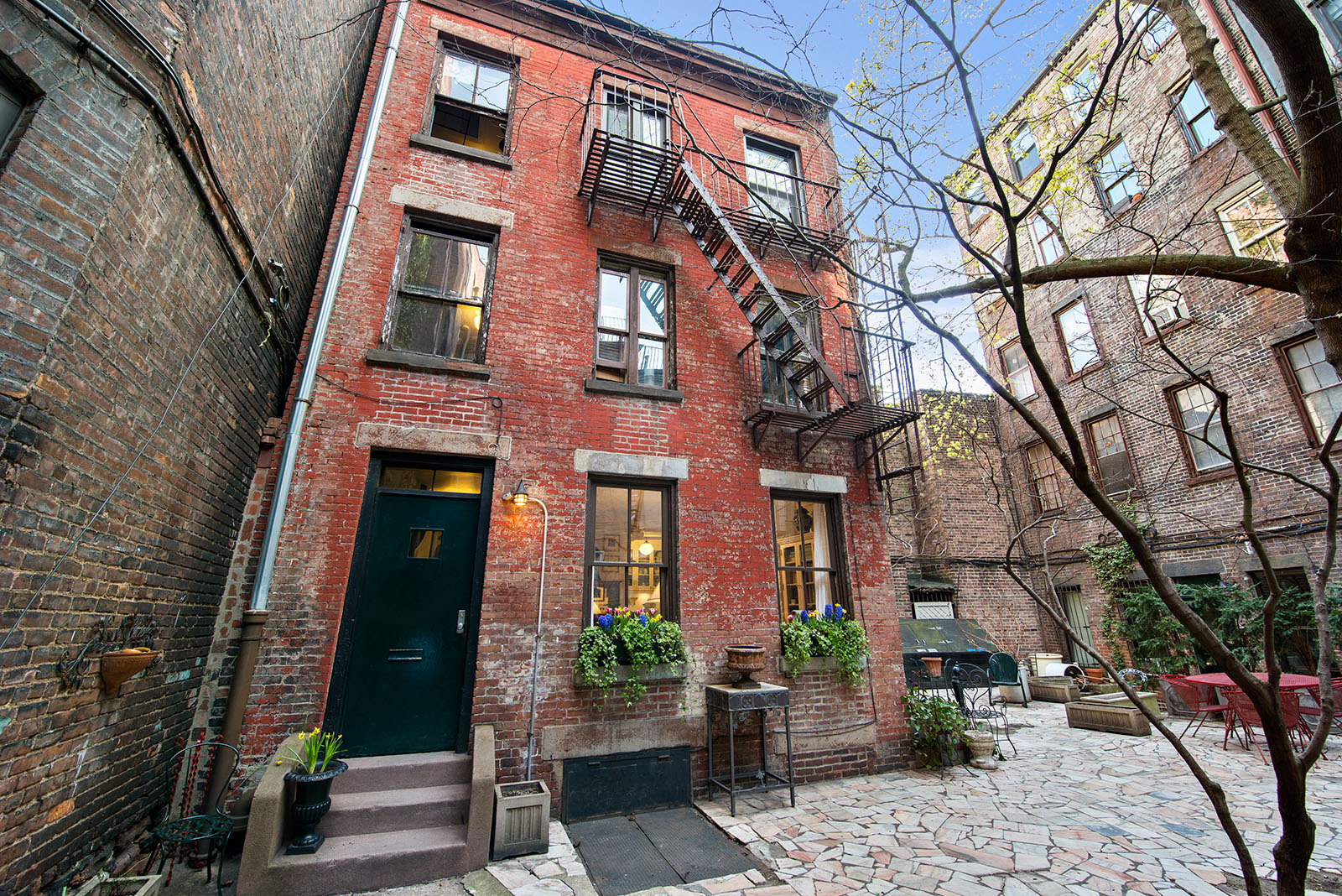 Cozy Hidden Gem In New York's West Village With Secret Garden