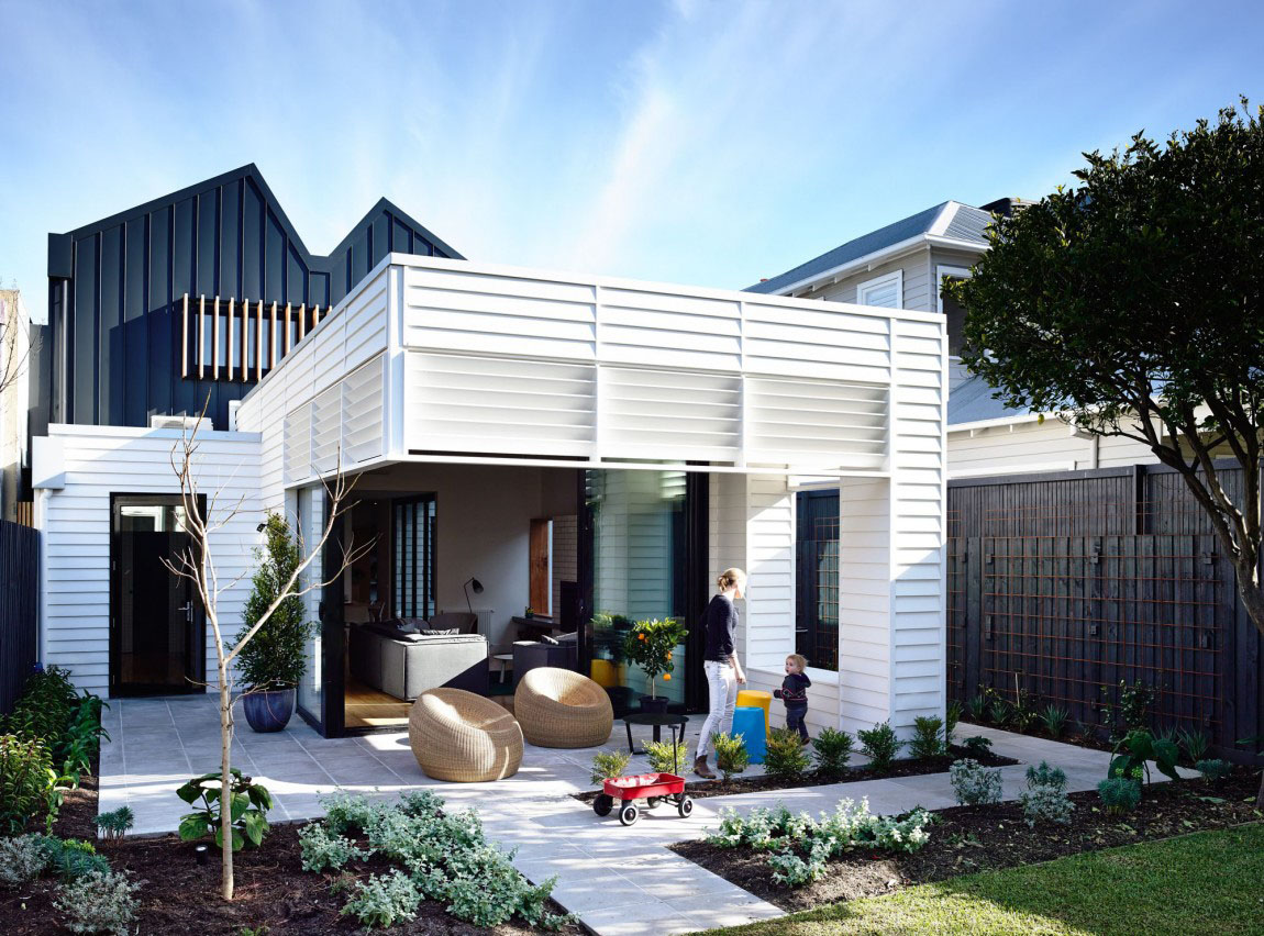 Modern Family House in the City