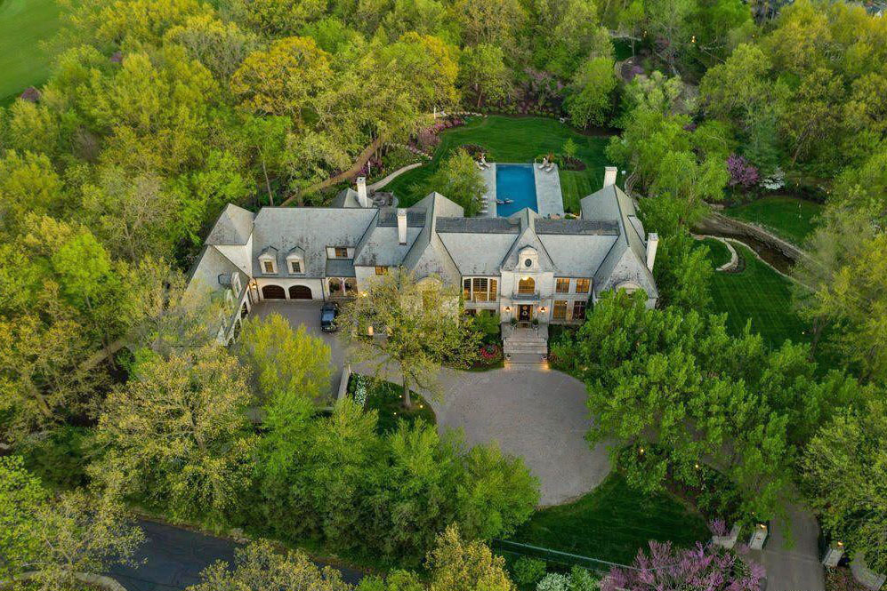 Inside the Romantic Setting for Taylor Swift and Travis Kelce’s Engagment