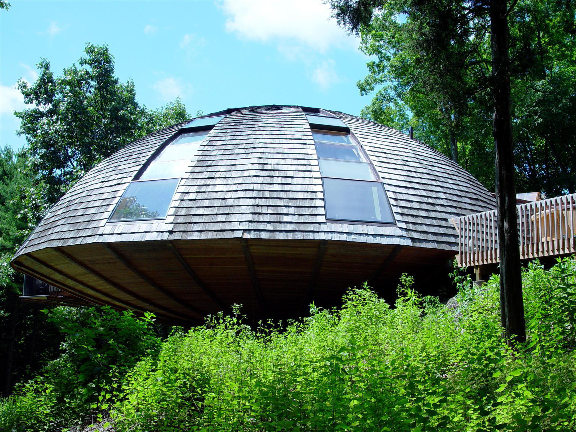 Eco-Friendly Rotating Dome Country Retreat | iDesignArch | Interior