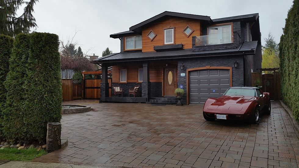 House with Single Garage