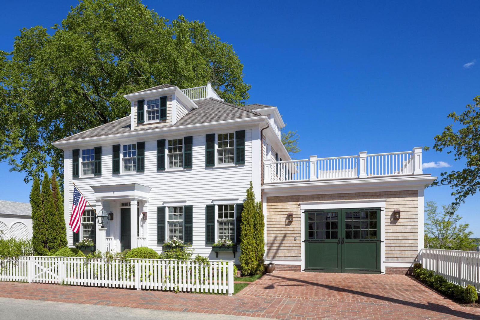 Martha’s Vineyard Waterfront Home