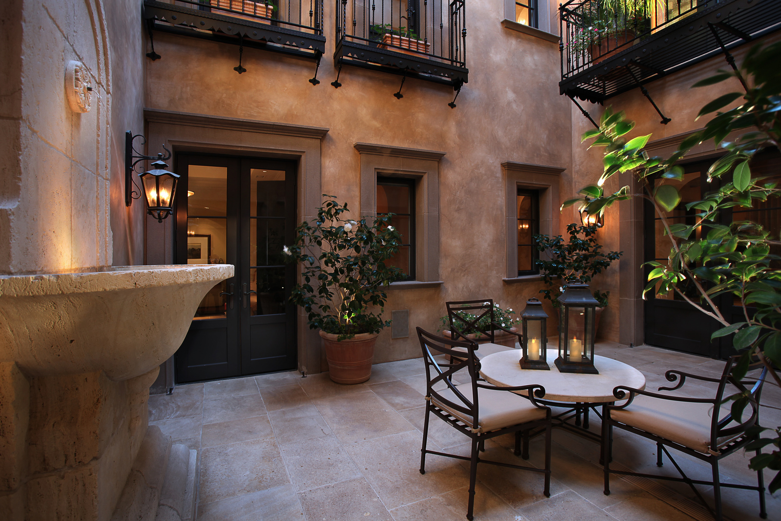 Cozy Inner Courtyard