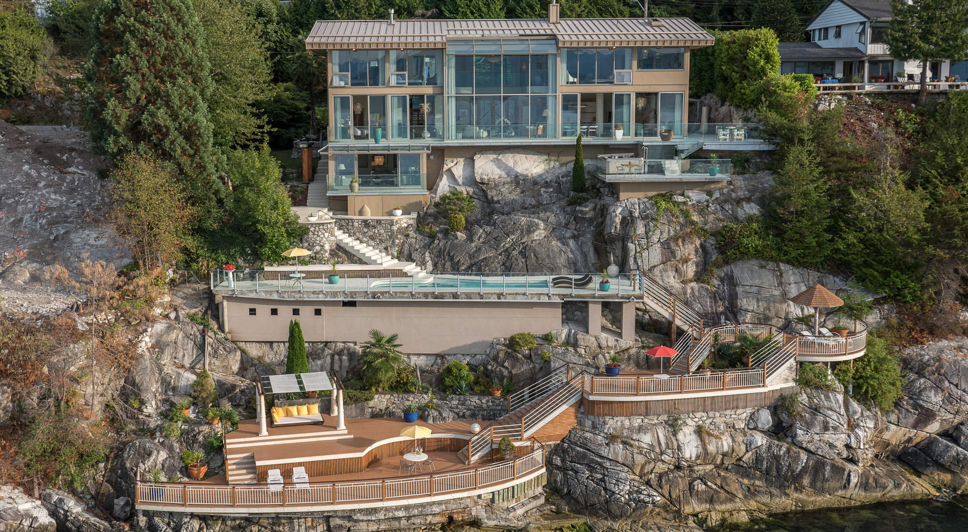 Exquisite Contemporary Waterfront Home With Dramatic Exquisite Contemporary Waterfront Home With Dramatic