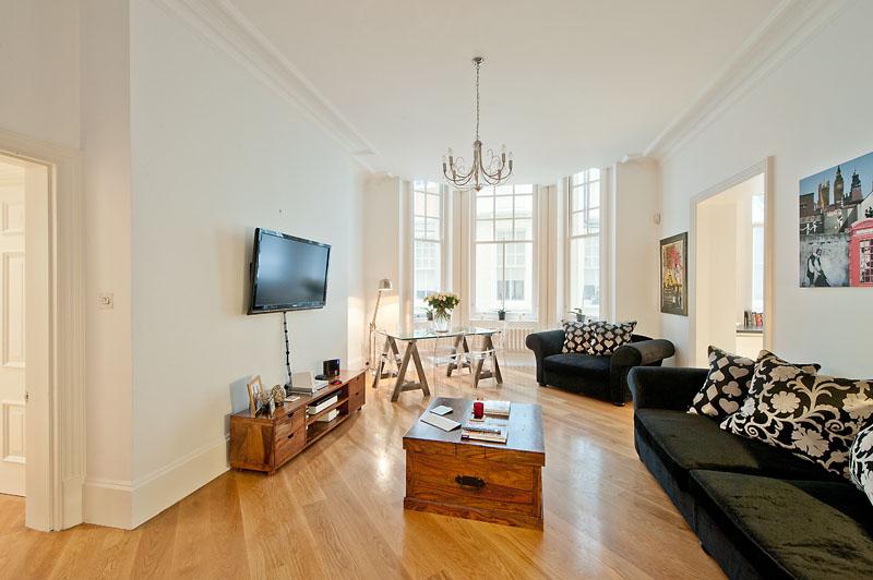 Elegant Living In Small Apartment | iDesignArch | Interior ...