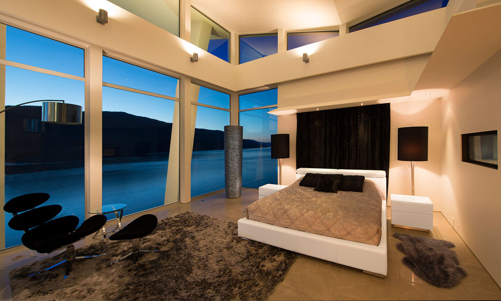 Master Bedroom with Lake View