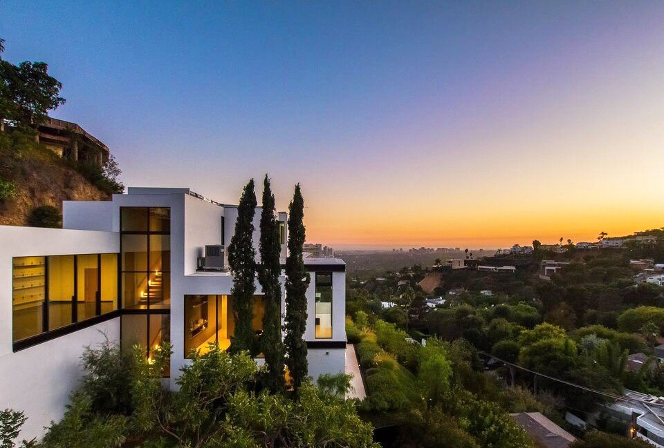 Inside Ariana Grandes Luxury Modern House In The Hollywood Hills