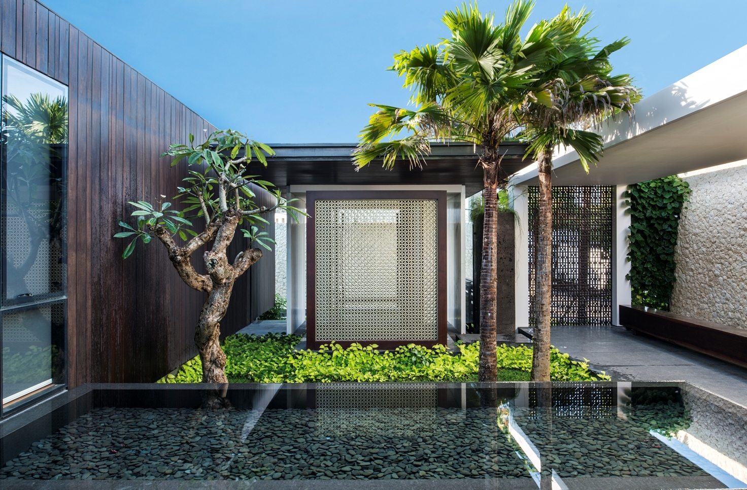 Modern Resort Villa With Balinese Theme Idesignarch