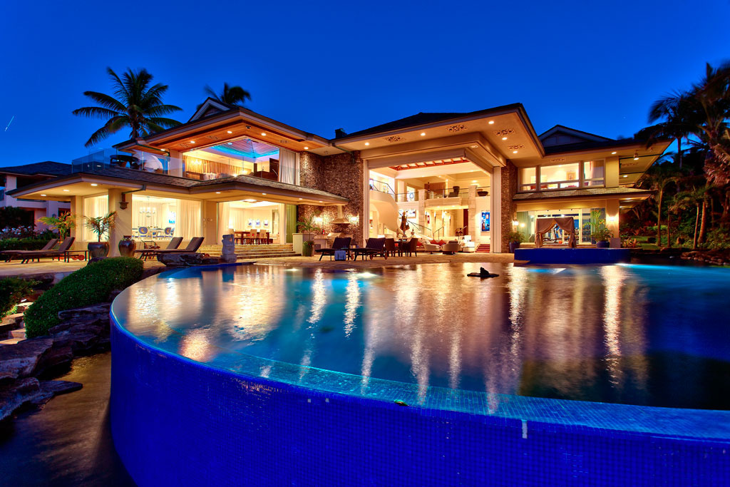 Luxury Beachfront Estate In Maui