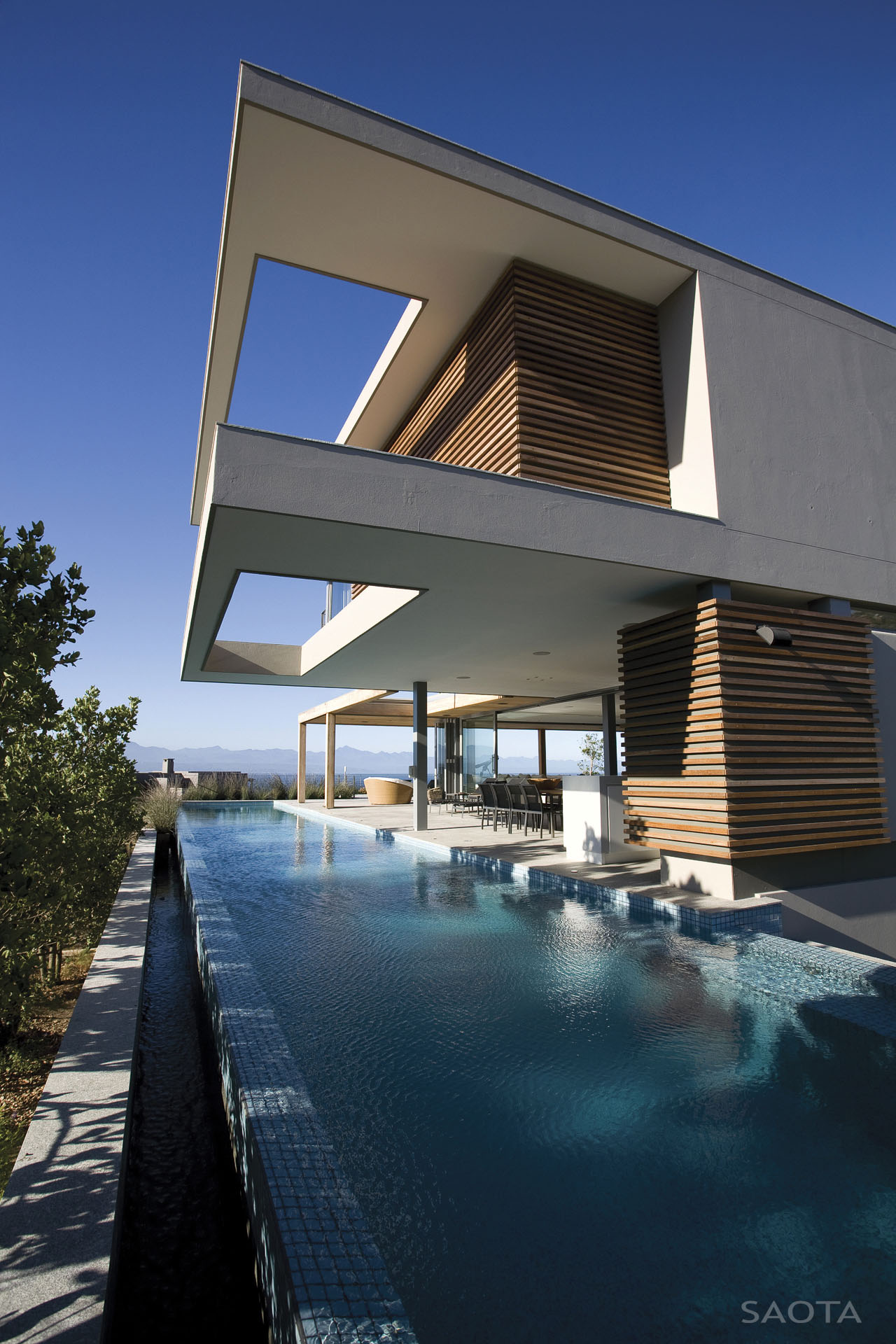 Contemporary Beachfront Home In South Africa | iDesignArch ...