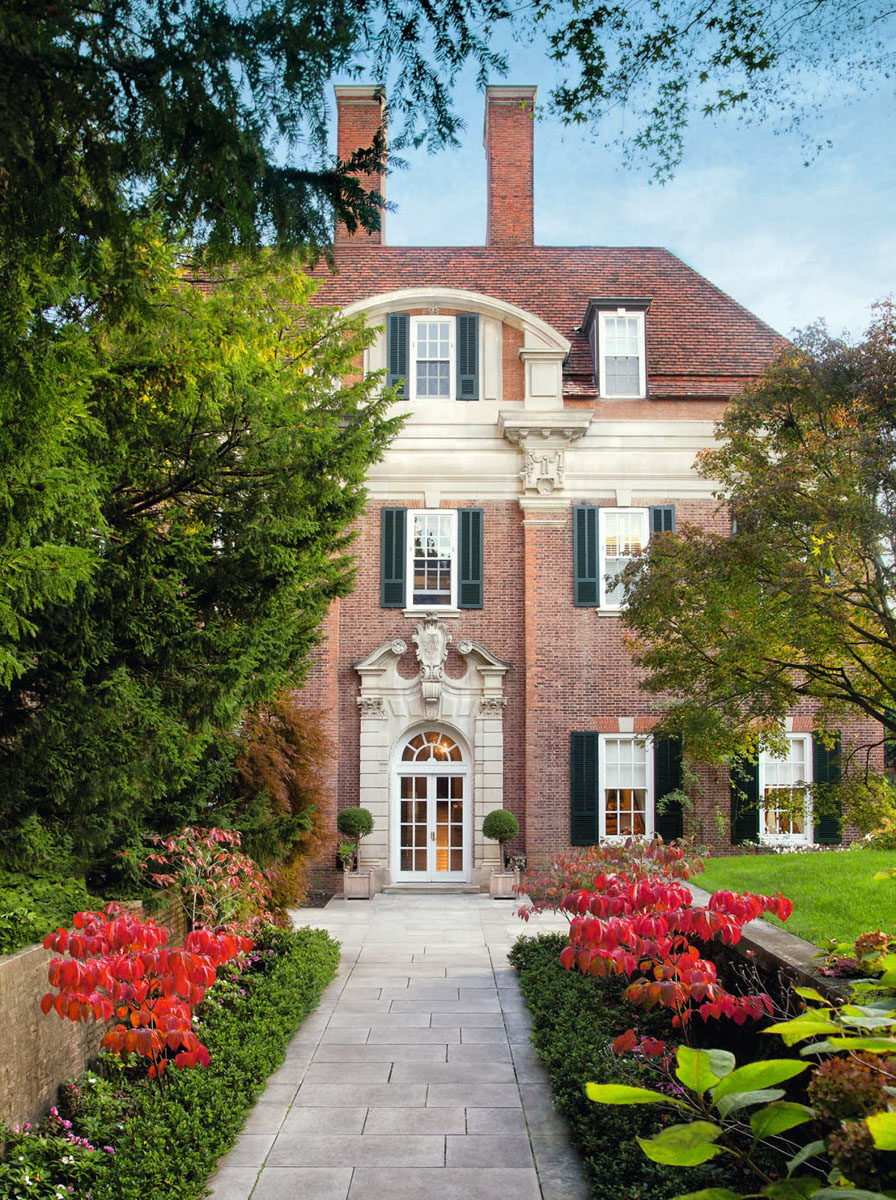 Georgian Style Mansion in the 20th Century