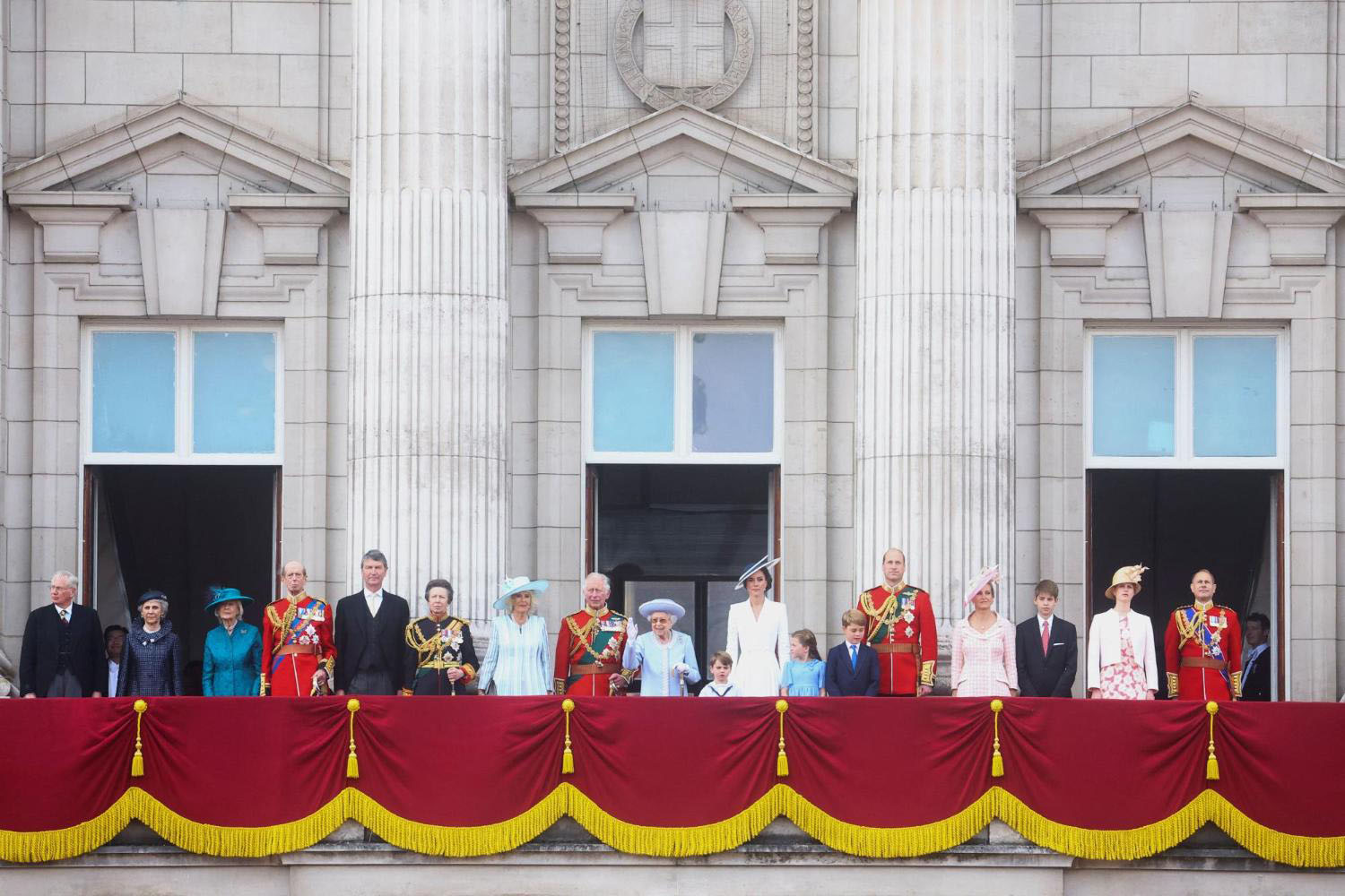 Buckingham Palace Balcony Royal Family