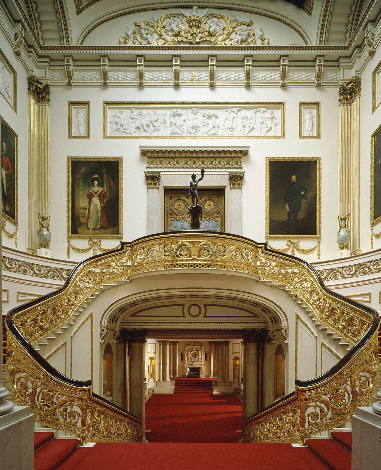 Grand-Staircase-Buckingham-Palace