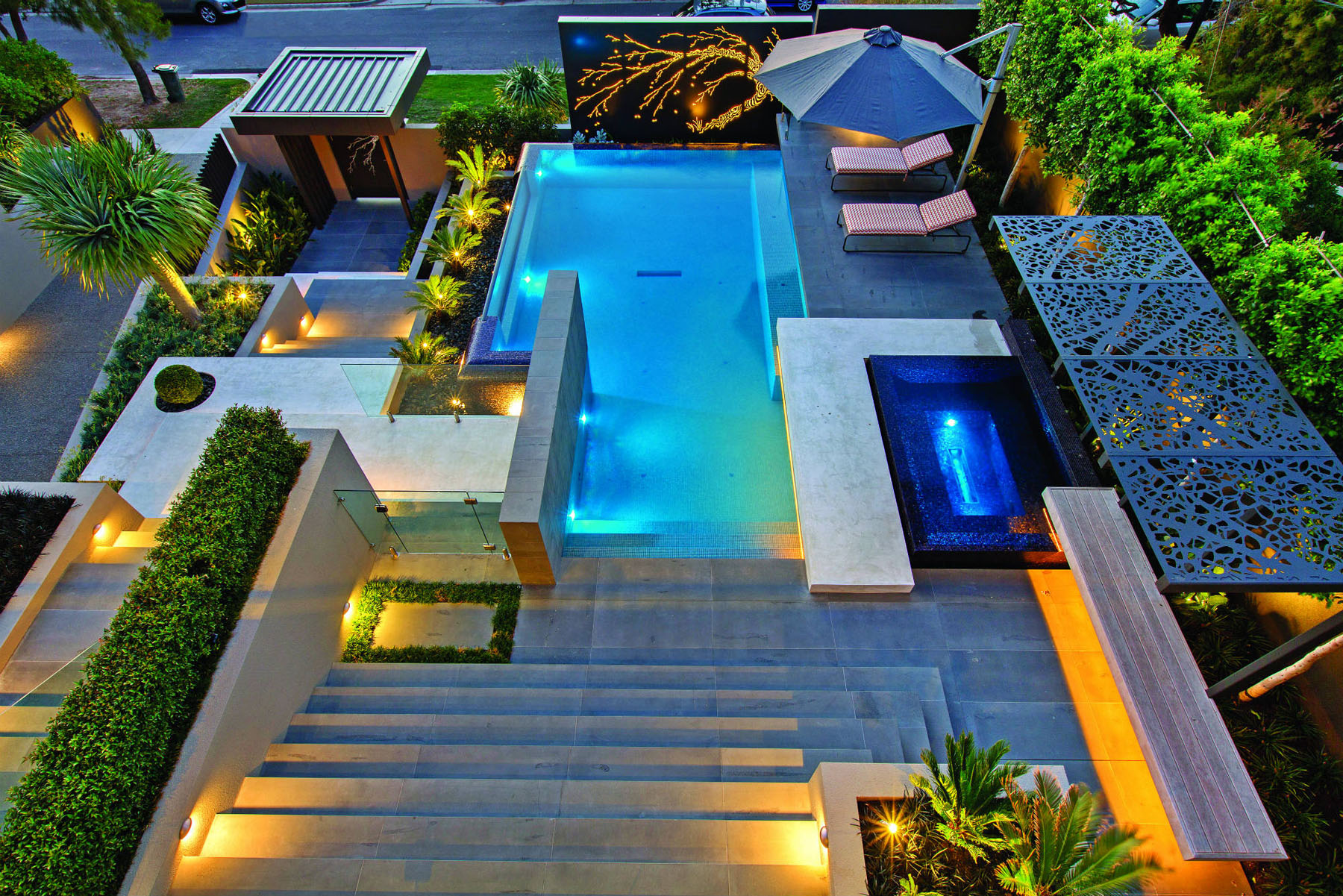 Contemporary Home In Melbourne With Resort Style Modern Landscaping