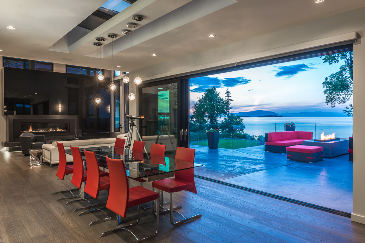 Modern Home with Ocean View Dining Room