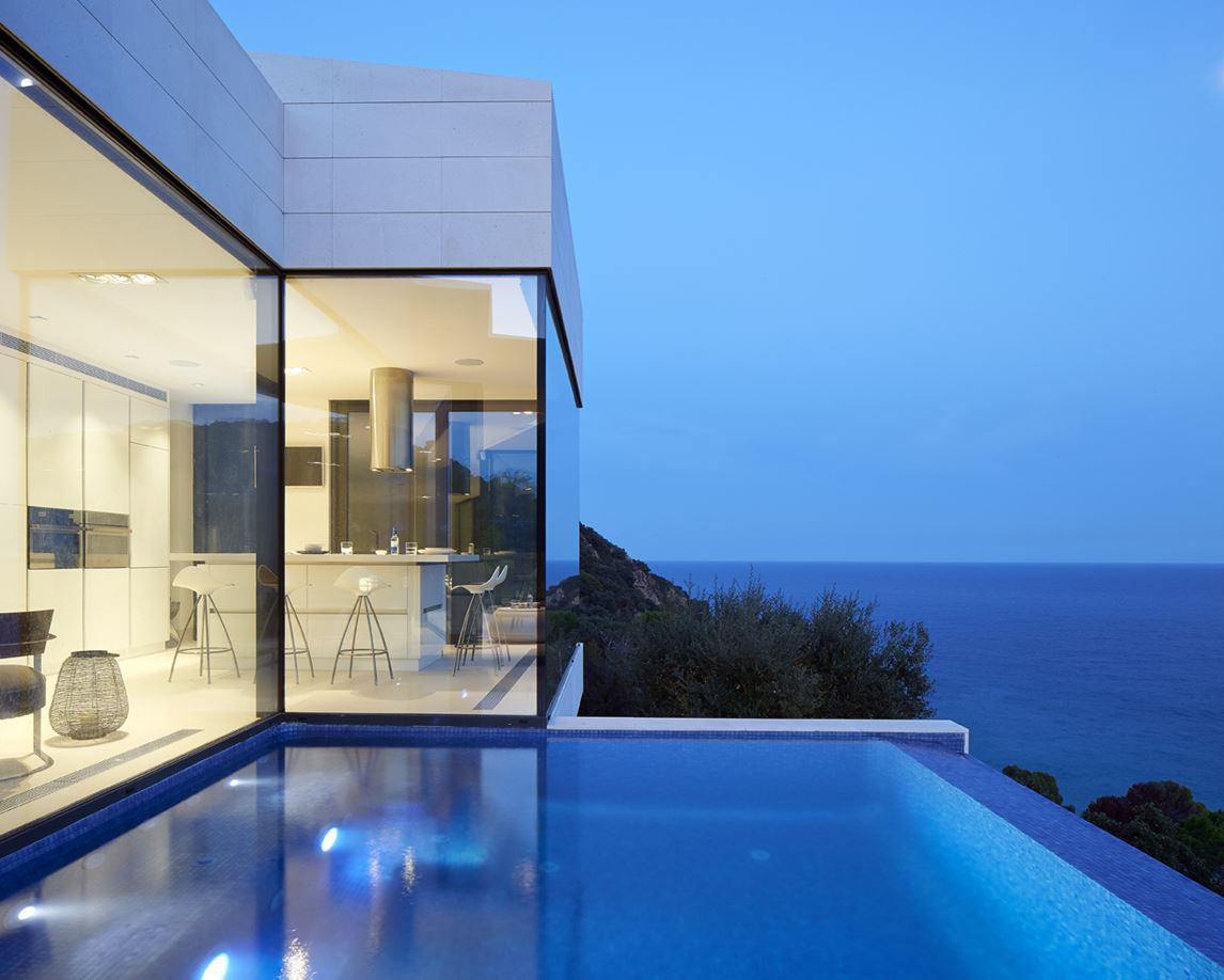 Modern House with Infinity Pool