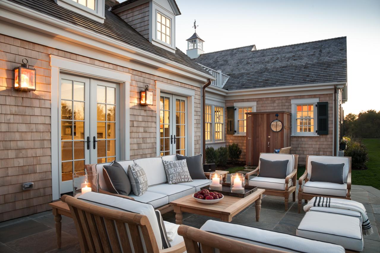 Luxury Patio with Outdoor Shower