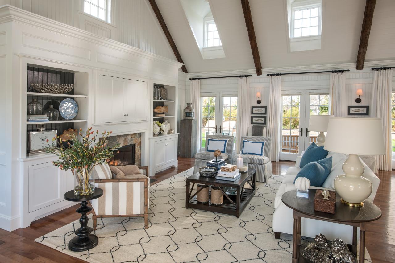 Contemporary Coastal Interior of a Traditional House