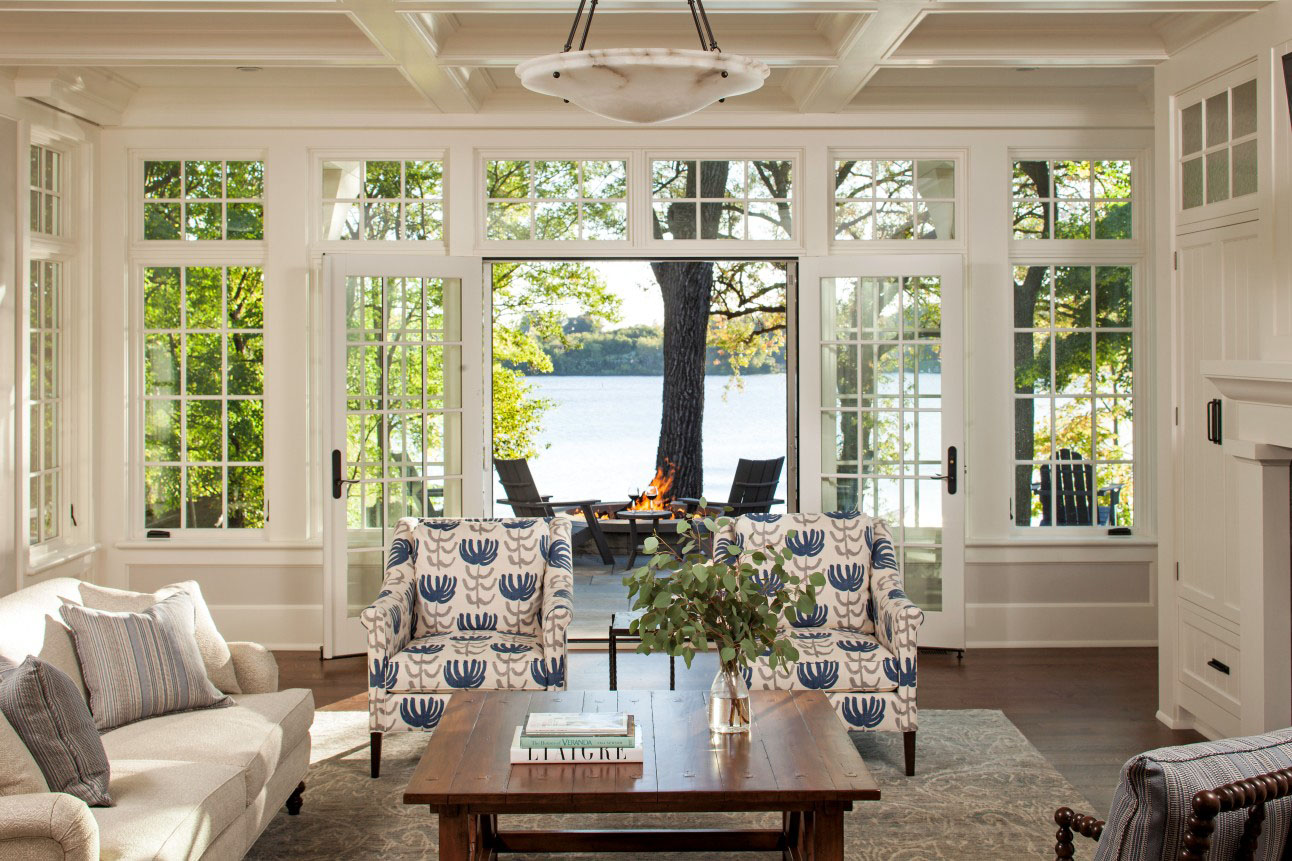 Luxury Lakeside Cottage Living Room