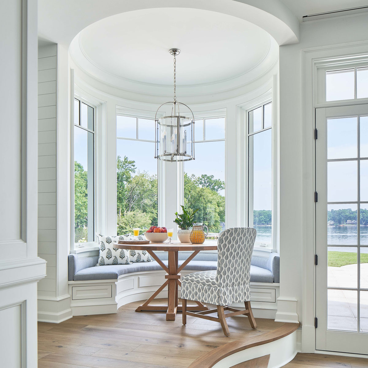 Round Breakfast Nook with Beautiful Lake Views