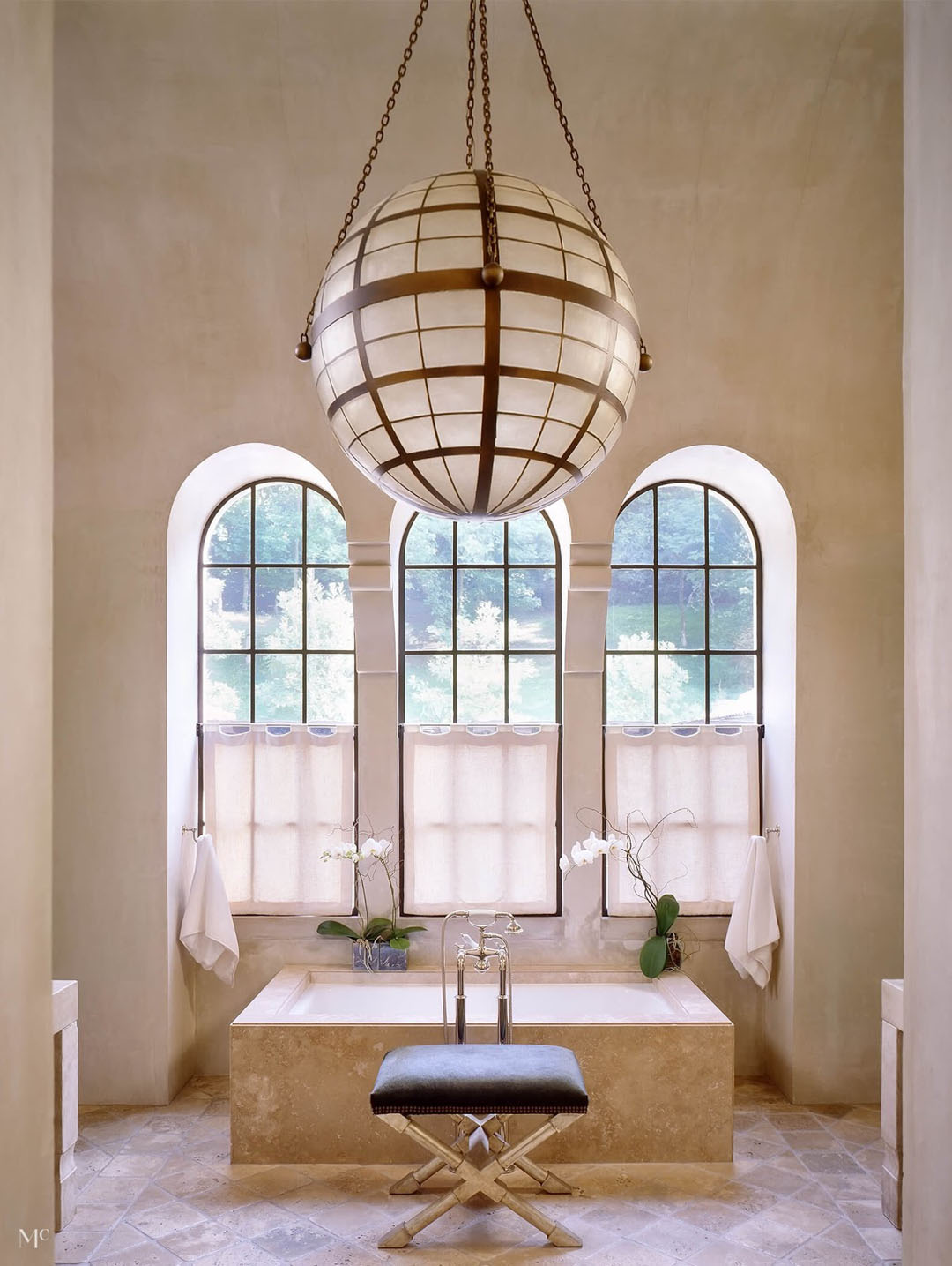 Elegant Bathroom with Arch Windows