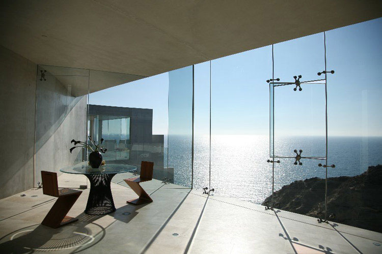Cliffside-Ocean-View-House