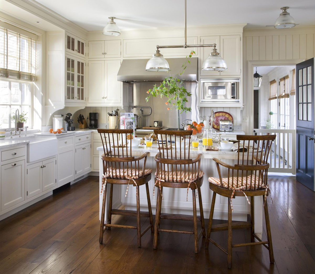 Colonial Revival Stone Farmhouse in Picturesque Countryside