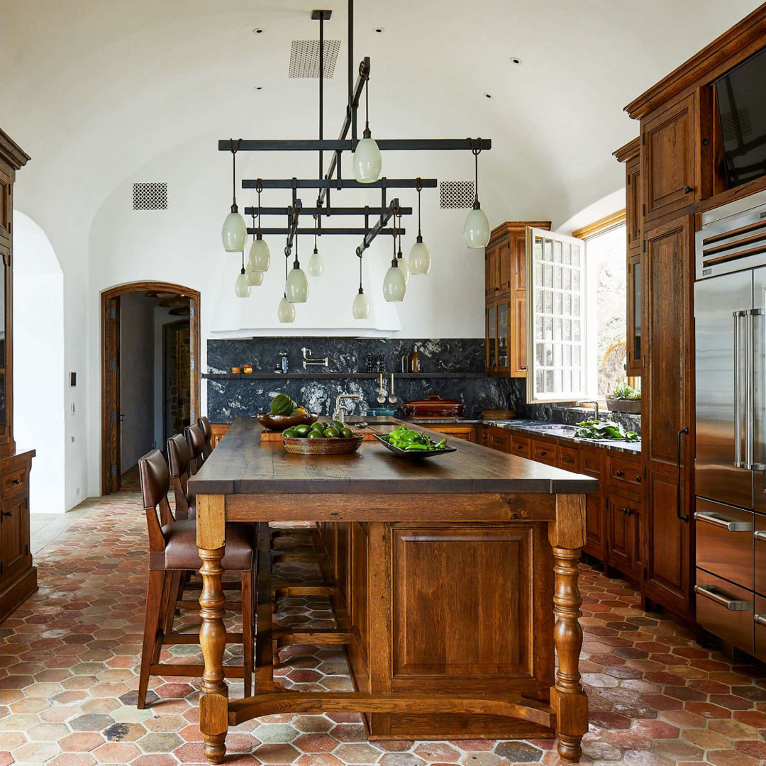 Large Barrel-Vaulted Kitchen