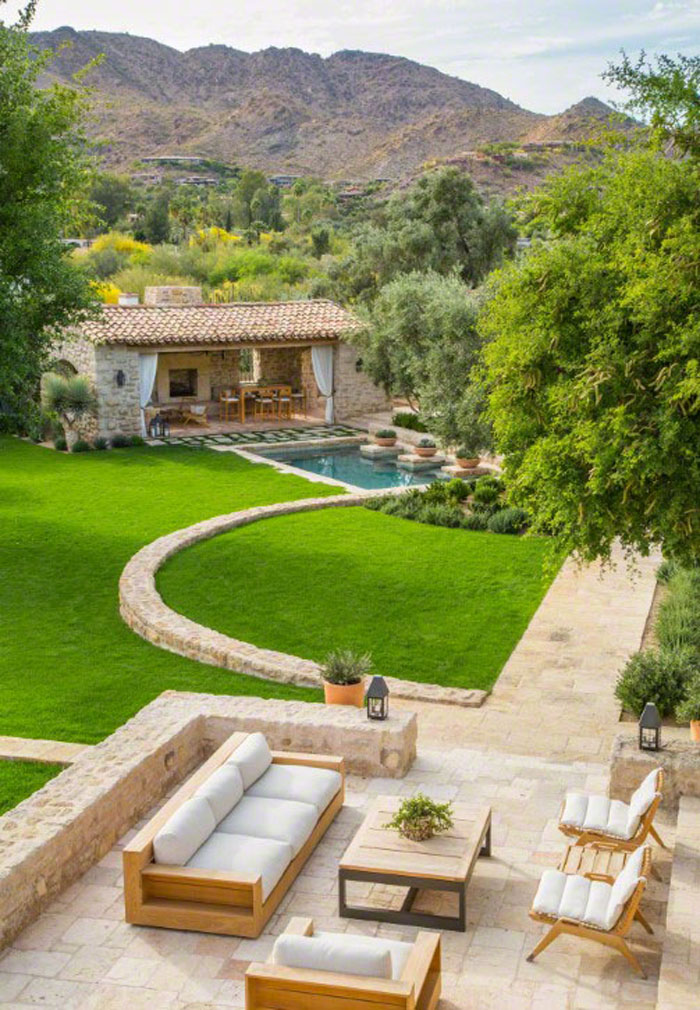 Rustic Dream Villa with Mountain Backdrop