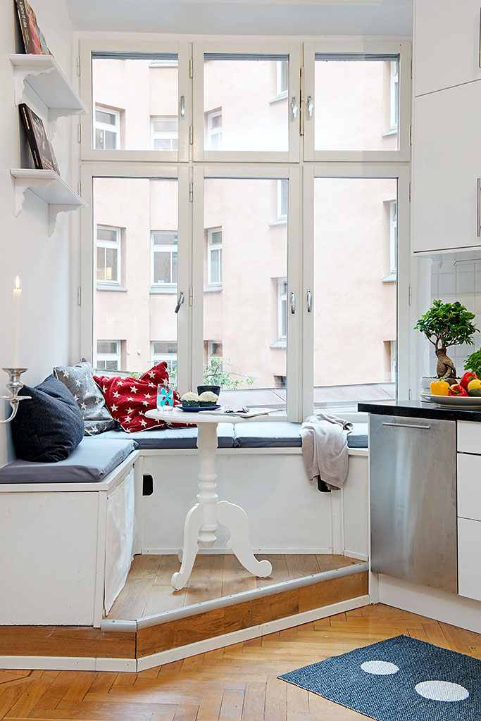 Eat In Kitchen Storage Bench