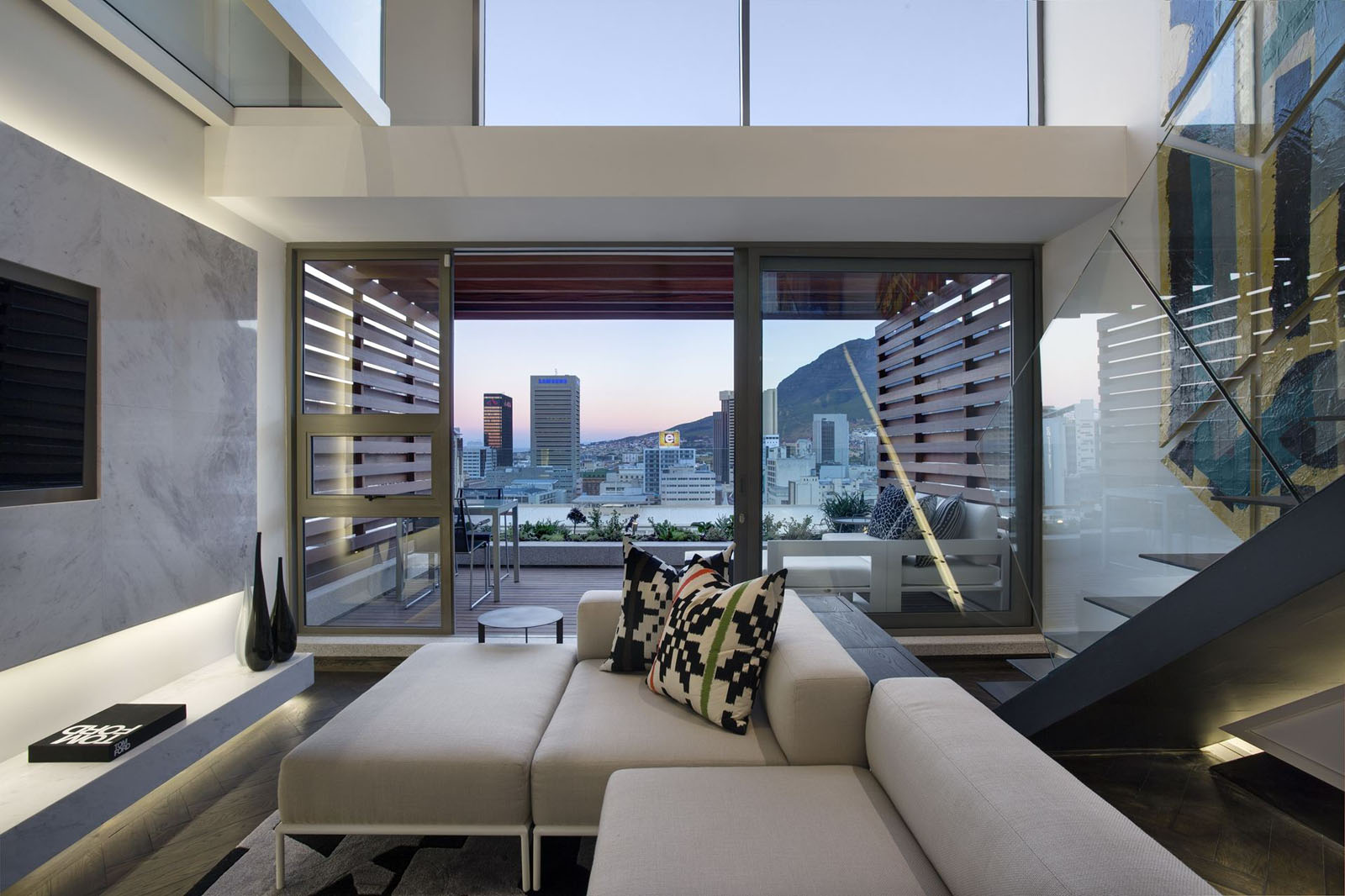 Luxury Contemporary Loft Apartment in Cape Town