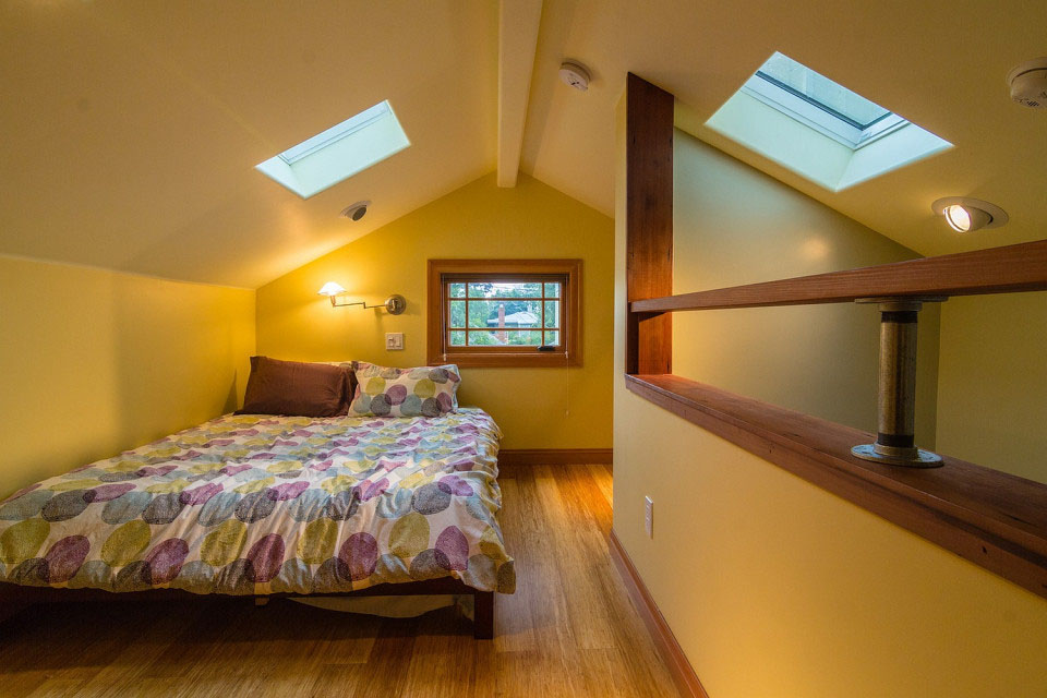 Tiny House Spacious Sleeping Loft