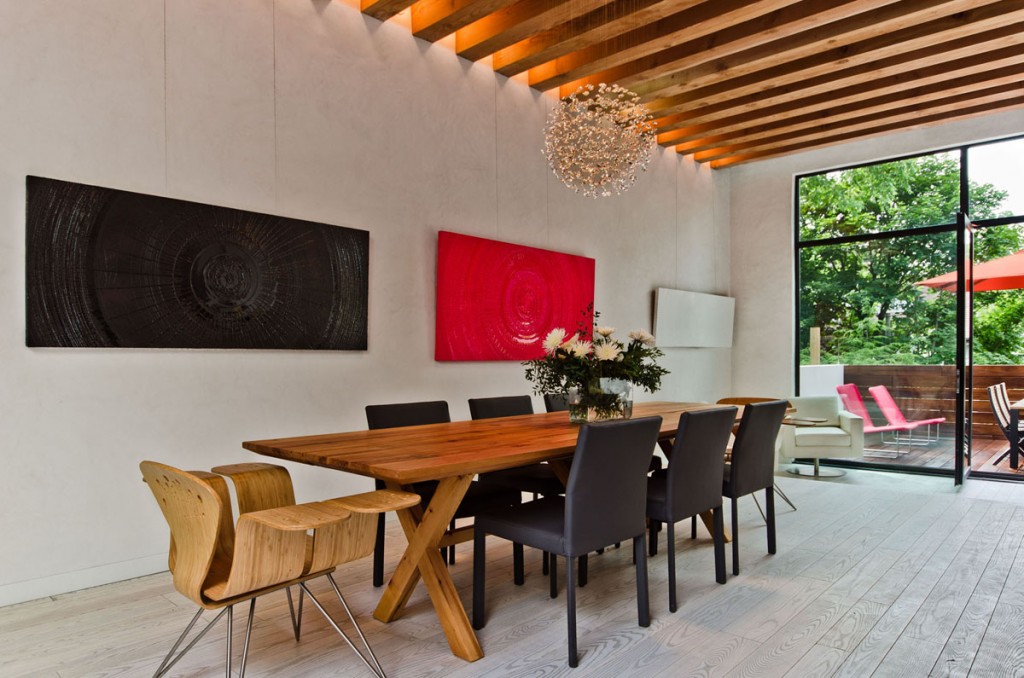 Ecological House In Montreal With Contemporary Exposed Beams
