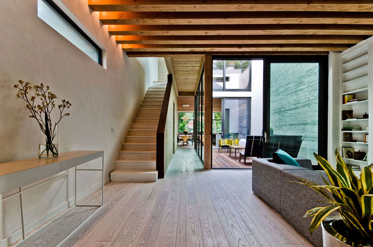 Ecological House In Montreal With Contemporary Exposed Beams