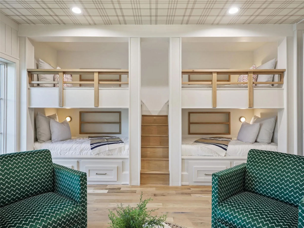 Bunk Beds with Stair