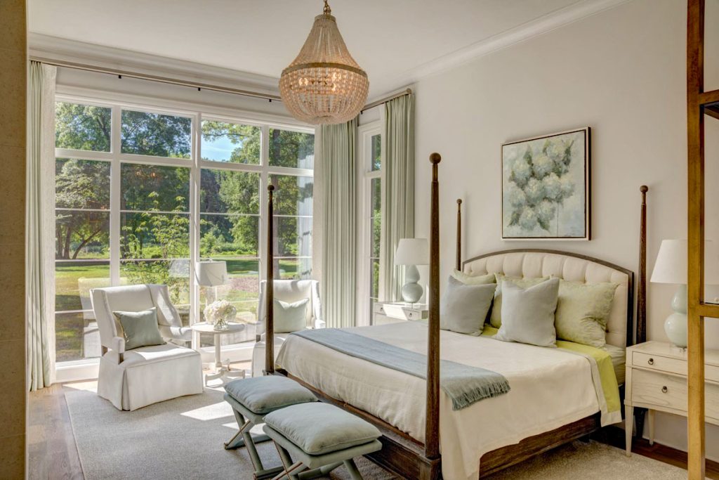 Rustic Contemporary Home with Transitional Architectural Style