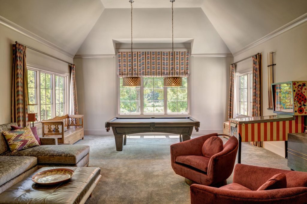 Rustic Contemporary Home with Transitional Architectural Style