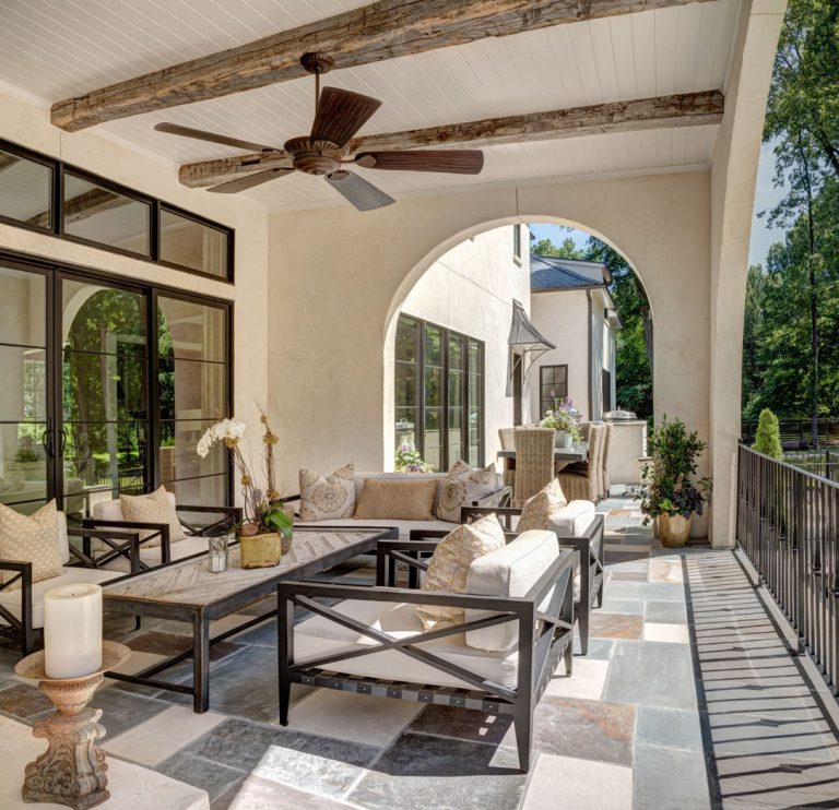 Rustic Contemporary Home with Transitional Architectural Style