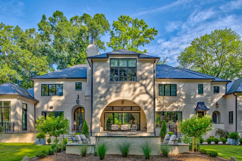 Rustic Contemporary Home with Transitional Architectural Style