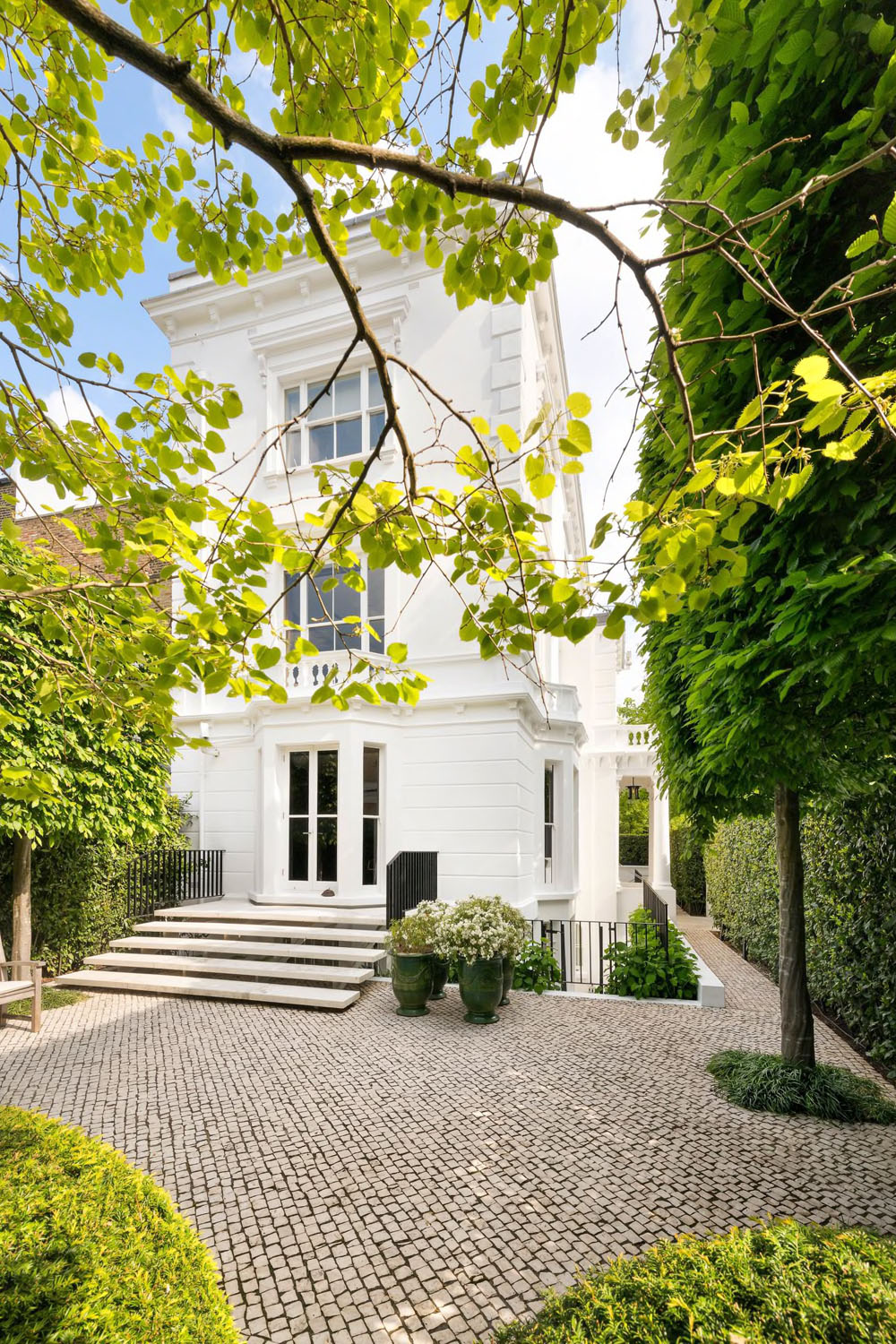 Secluded Townhouse Courtyard Garden