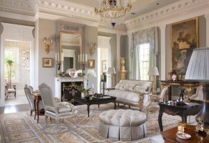Ornate Living Room Design with Classical Elements